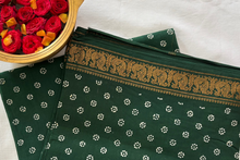 Load image into Gallery viewer, Traditional Sungudi Cotton Saree - Green
