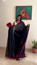 Load and play video in Gallery viewer, Bengal cotton handloom saree - Black &amp; Red
