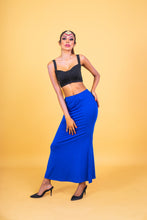 Load image into Gallery viewer, Blue Saree Sleek
