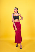 Load image into Gallery viewer, Maroon Saree Sleek
